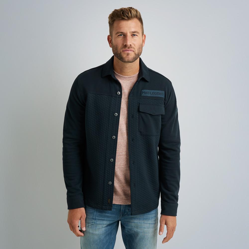 Artikel klicken und genauer betrachten! - Mit einer lässigen PME Legend-Hemdjacke bist du immer bestens ausgestattet. Durch den Sweatstoff mit verschiedenen Mustern erhält dieses Must-Have einen echten Cargo-Look. Die charakteristischen PME Legend-Details, wie die große Brusttasche, runden das Design ab. Besonders lässig sieht diese Hemdjacke offen getragen über einem Basic-T-Shirt oder einem leichten Sweatshirt aus. | im Online Shop kaufen