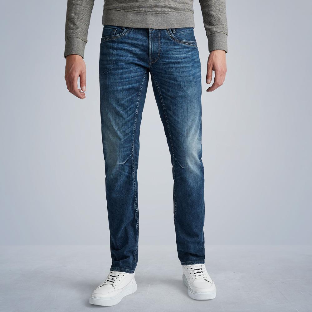 Artikel klicken und genauer betrachten! - Die Skymaster ist die Relaxed-Fit-Jeans von PME Legend. Diese Jeans ist aus einem bequemen Baumwoll-Elastan-Mischgewebe gefertigt und bietet viel Tragekomfort. Die schöne dunkle Indigowaschung sorgt für einen coolen Look. Die charakteristischen PME Legend-Details, wie die Gadget-Tasche und das Gummi-Branding, runden das Design ab. | im Online Shop kaufen